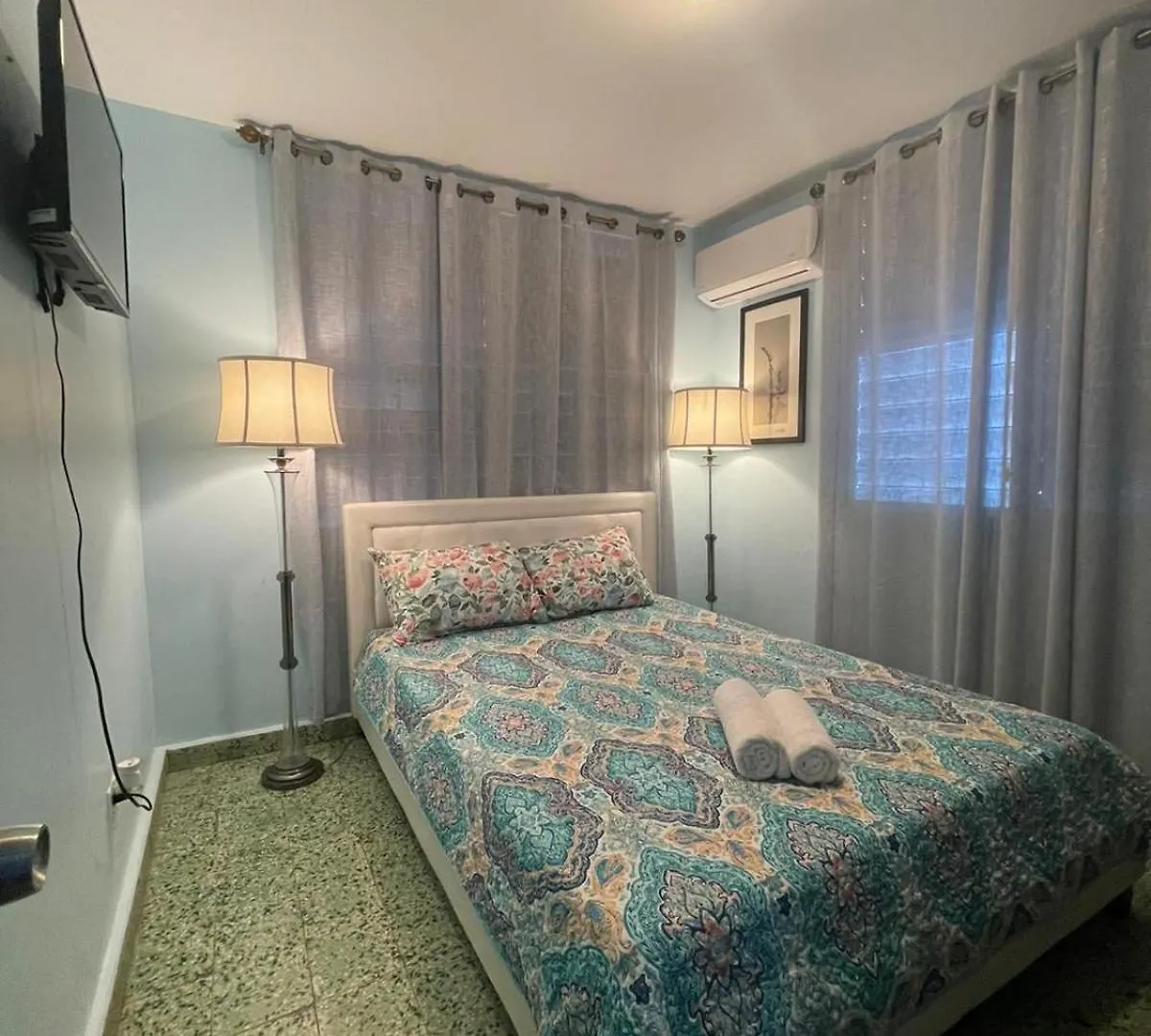 8Br 6Ba Remodeled 6 Units Central Location, Near Beach And Restaurants San Juan