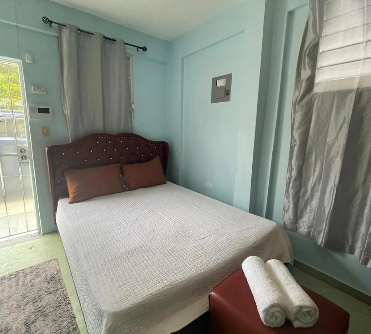 8Br 6Ba Remodeled 6 Units Central Location, Near Beach And Restaurants San Juan 0*,  Puerto Rico
