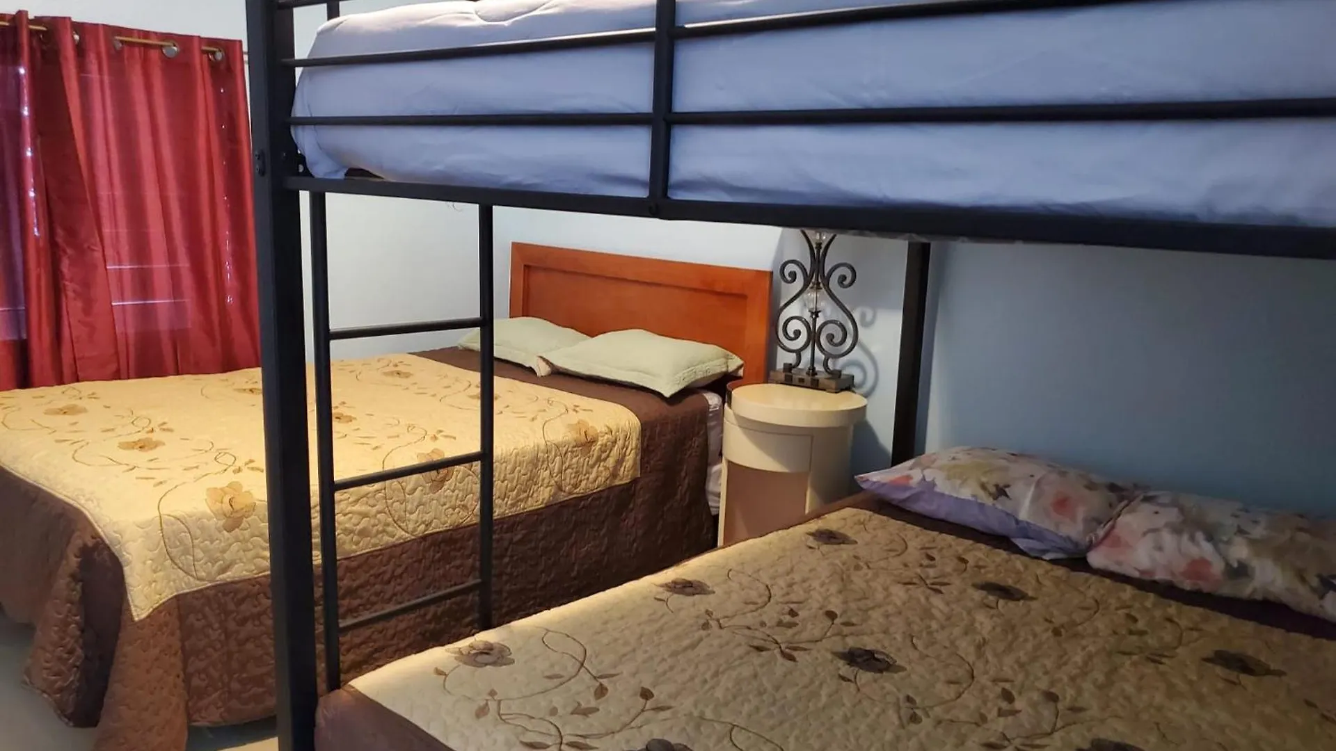 8Br 6Ba Remodeled 6 Units Central Location, Near Beach And Restaurants San Juan Ferienhaus