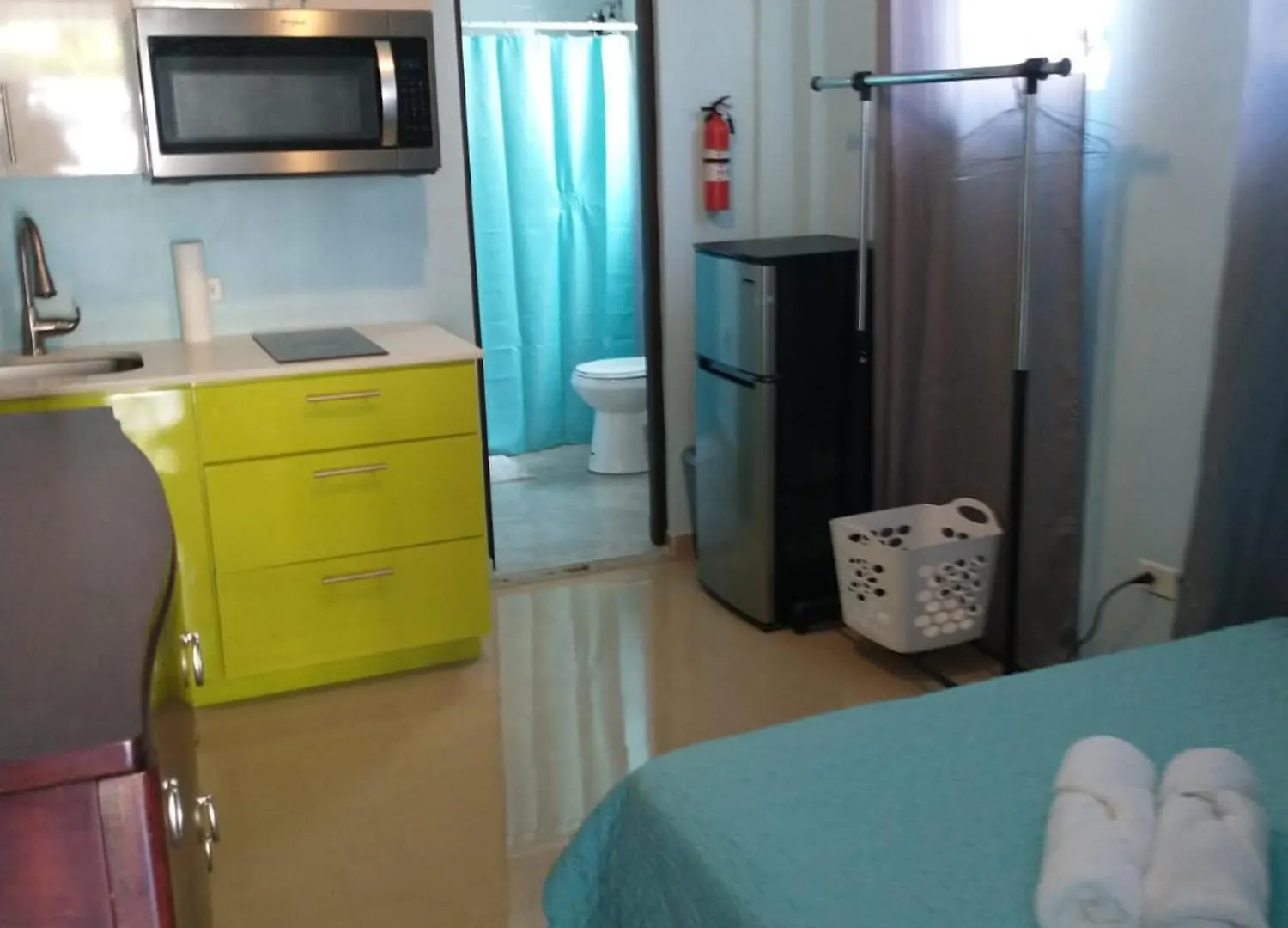 8Br 6Ba Remodeled 6 Units Central Location, Near Beach And Restaurants San Juan